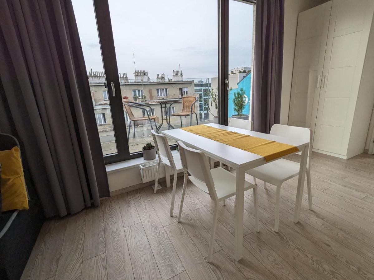 Cozy Apartment With Big Terrace In Central Prague - Karlin Exterior foto